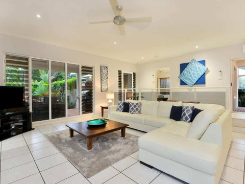 Sandwater Tropical Beachside Holiday House - Accommodation QLD 3