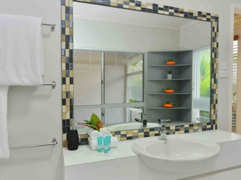 Sandwater Tropical Beachside Holiday House - Accommodation QLD 1