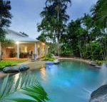 Sandwater Tropical beachside holiday house - Accommodation QLD