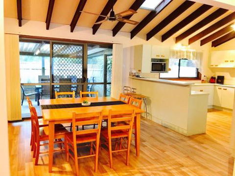 Kokomo - Accommodation QLD 1