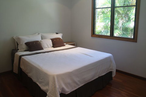 Beach House On Fox - Accommodation QLD 4