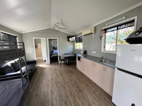 Kingfisher Caravan Park - Accommodation QLD 3