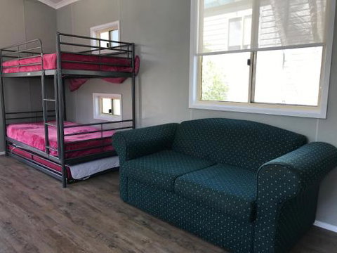 Kingfisher Caravan Park - Accommodation QLD 6