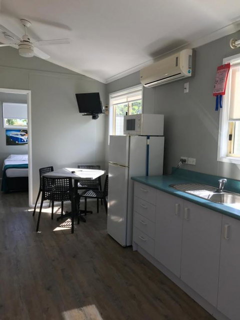 Kingfisher Caravan Park - Accommodation QLD 2