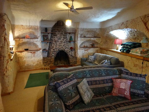 Dinky Dis Dugout - Accommodation QLD 5