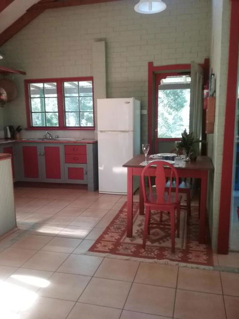 Narrawallee Creek Studio - Accommodation QLD 4