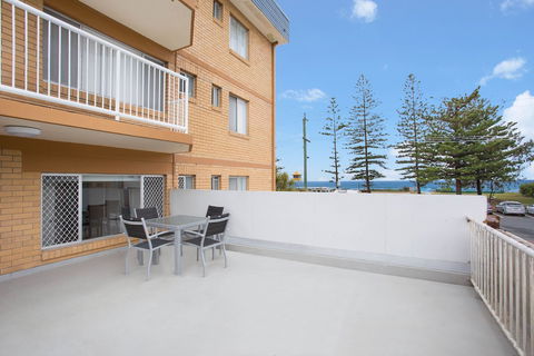 Camden House No.2 - Accommodation QLD 6