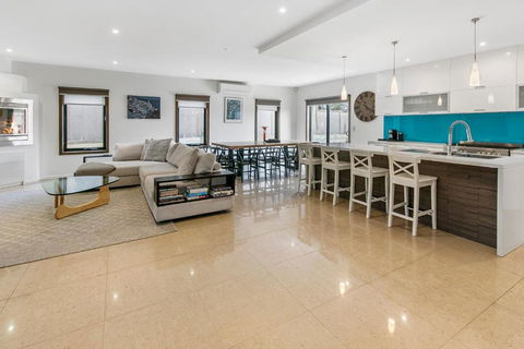 Grand Valley Vista - Accommodation QLD 3