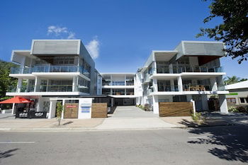 Maggies Beachfront Apt. 13 - Accommodation QLD 3