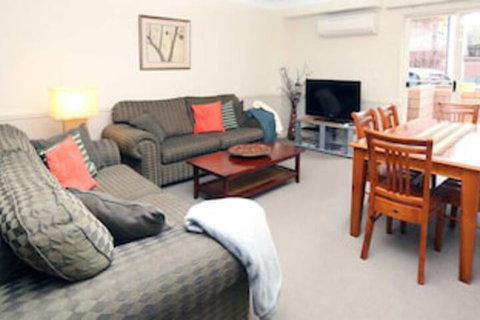 Caulta Apartments - Accommodation QLD 0