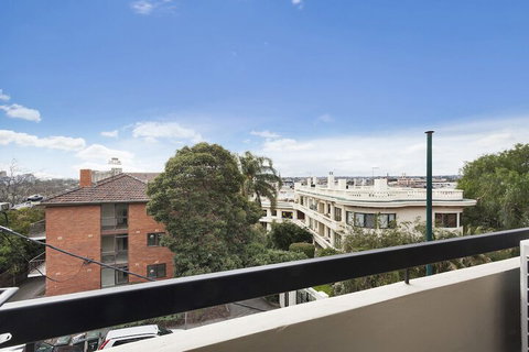 BOUTIQUE STAYS - Ace's Place - Accommodation QLD 4