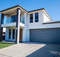 The Races Swanport - Accommodation QLD