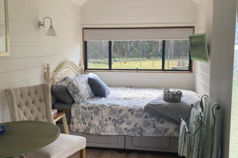 Ionaforest Yurt & Shepherds Hut - Accommodation QLD 2