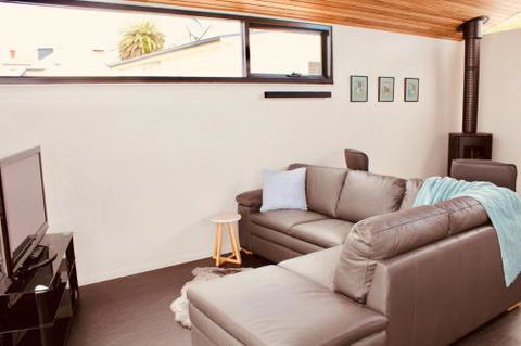 Omaroo House Panoramic Water Views - Accommodation QLD 2