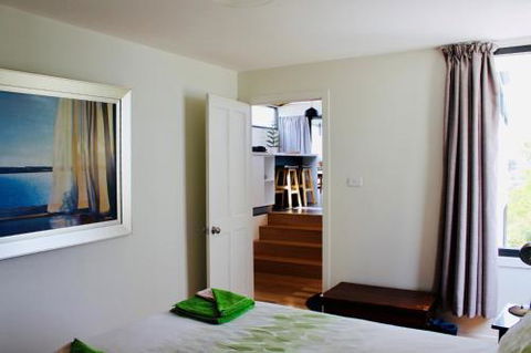 Omaroo House Panoramic Water Views - Accommodation QLD 0