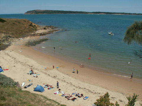 Black Dolphin Waterfront Townhouse Bay Views - Accommodation QLD 1