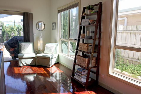 Into Freedom - Accommodation QLD 2