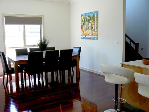 Into Freedom - Accommodation QLD 4