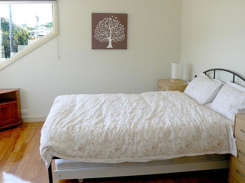 Into Freedom - Accommodation QLD 6