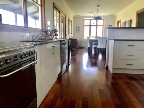 Kinsale Cottage - Accommodation QLD 5