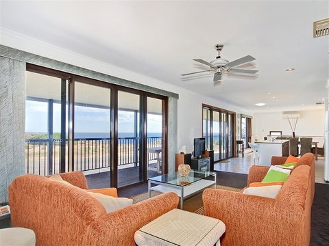 Beach House At Moana - Accommodation QLD 5