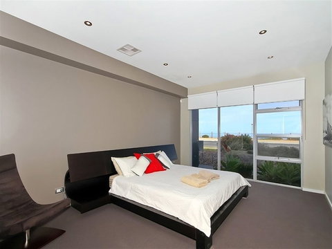 Ocean 180A - Accommodation QLD 6