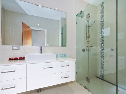 Ocean 180A - Accommodation QLD 0