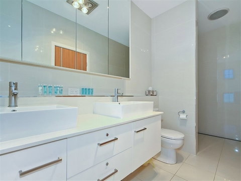 Ocean 180A - Accommodation QLD 1