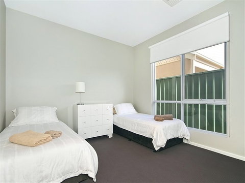 Ocean 180A - Accommodation QLD 3