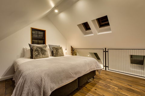 White Room Apartments - Accommodation QLD 6