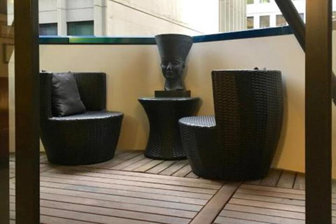 Quiet Laneway Apartment Near Bourke St. Mall - Accommodation QLD 6