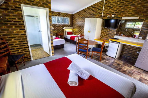 Apple & Grape Motel - Accommodation QLD 3