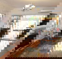 Island Living - Accommodation QLD