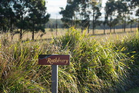 Windsors Edge Cottage Rothbury - Accommodation QLD 5