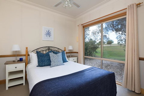 Windsors Edge Cottage Rothbury - Accommodation QLD 1