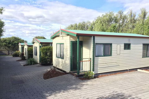 Inverloch Cabins - Accommodation QLD 2