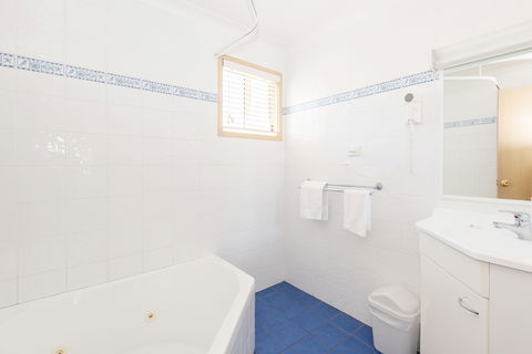 Holiday Haven Lake Tabourie - Accommodation QLD 5