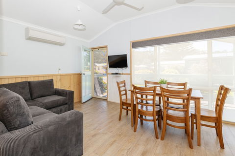 Holiday Haven Lake Tabourie - Accommodation QLD 4