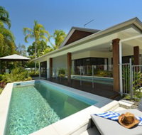 17 Cascade Luxury House on Fairway - Accommodation QLD