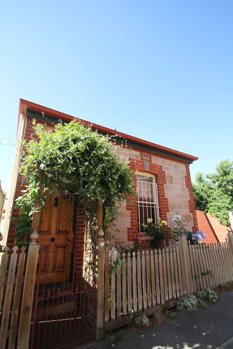 Adelaide Heritage Cottages & Apartments - Accommodation QLD 1