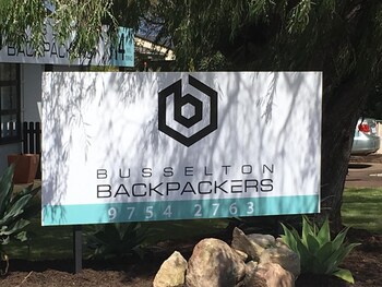Busselton Backpackers - Accommodation QLD 1