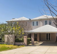Inner Western Suburbs Retreat - Accommodation QLD