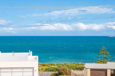 Seagull House Ocean Viewed House - Accommodation QLD 4
