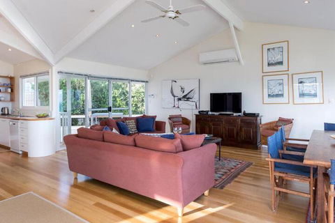 Seagull House Ocean Viewed House - Accommodation QLD 2
