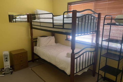Alpen Glen 6 - Accommodation QLD 5