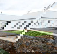 Flynns Hill - Accommodation QLD