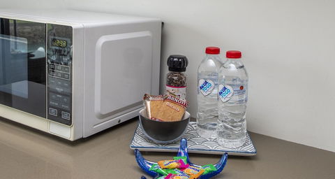 Absolute Waterfront Magnetic Island - Accommodation QLD 4