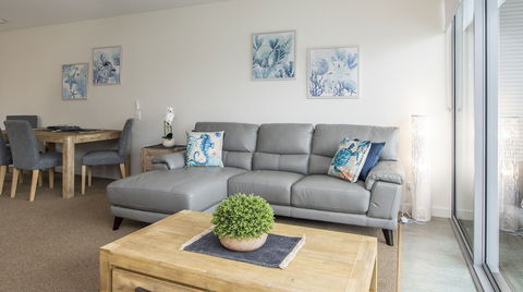 Absolute Waterfront Magnetic Island - Accommodation QLD 3