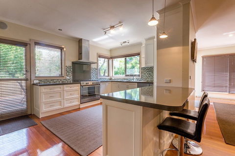 Broadwater By The Beach - With Heated Outdoor Spa - Accommodation QLD 3