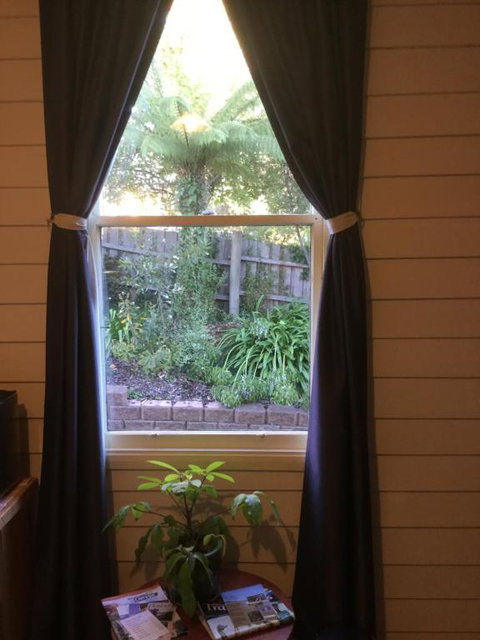 Pump Jack B & B - Accommodation QLD 3